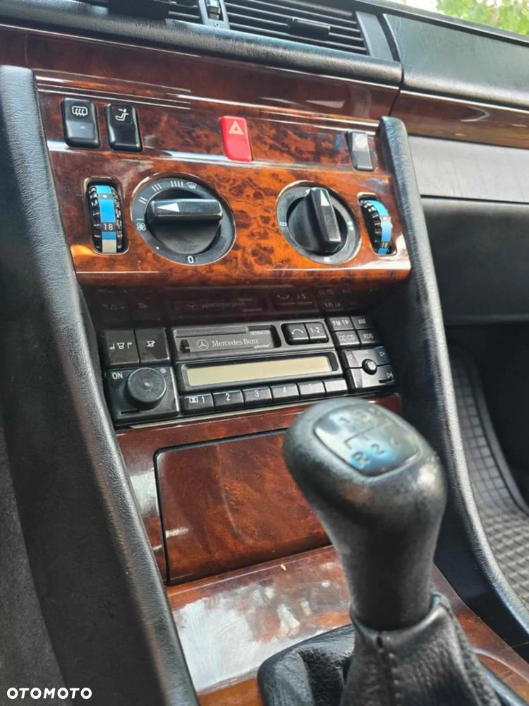 Mercedes-Benz Klasa E 250 D - 9
