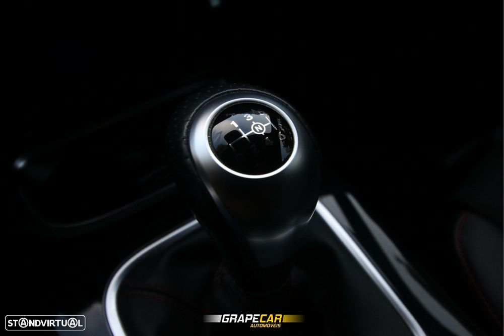 Mercedes-Benz A 180 d AMG Line - 22