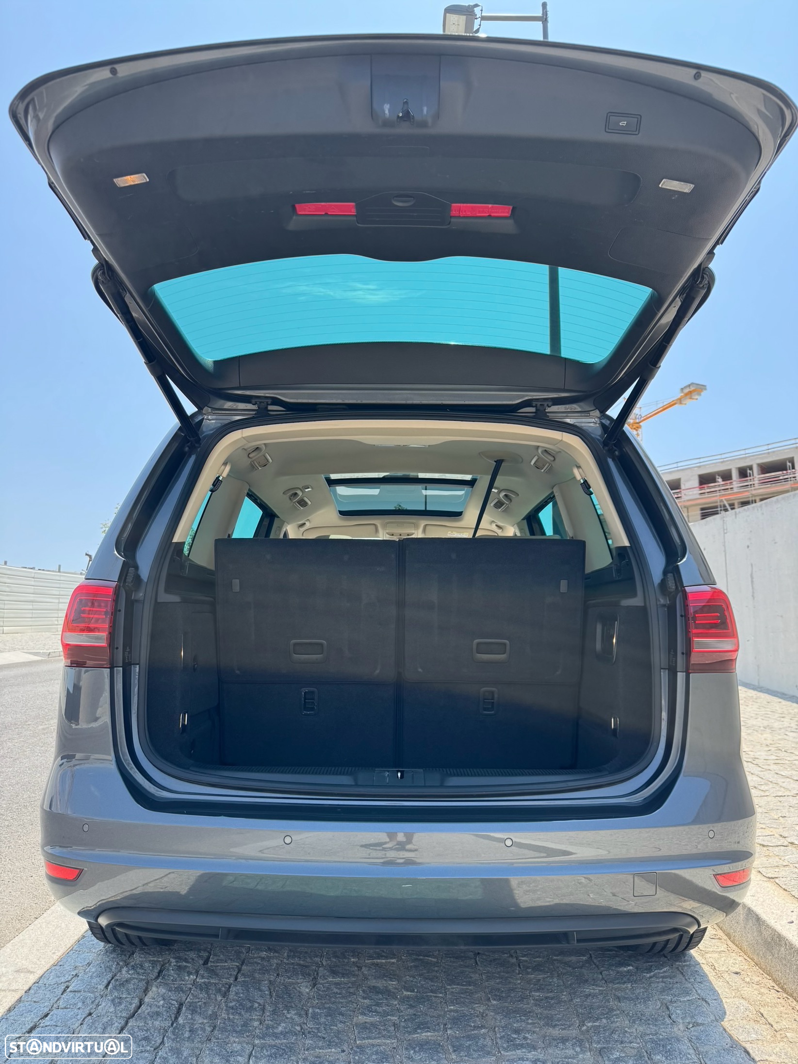VW Sharan 2.0 TDI Blue Highline - 24