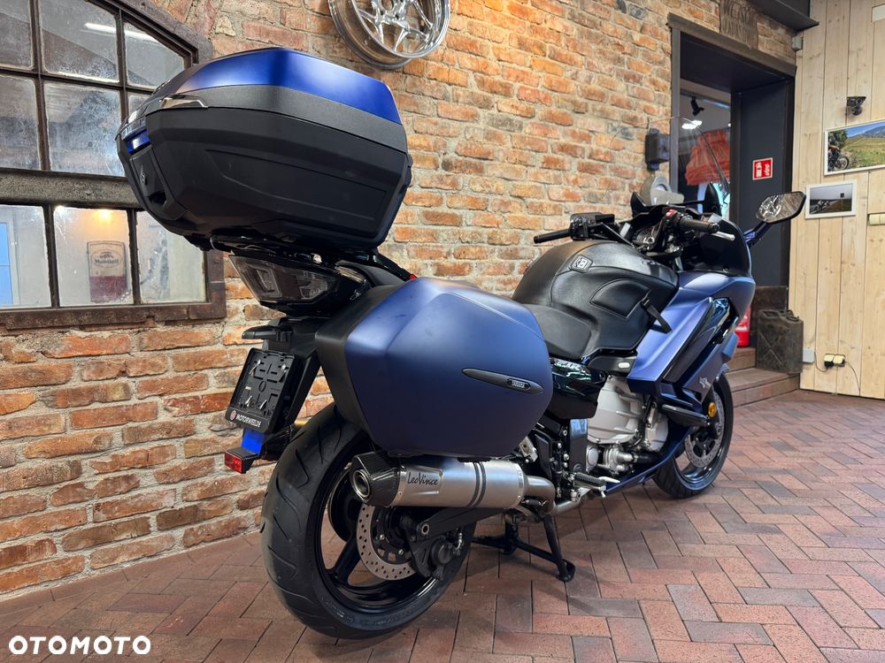 Yamaha FJR - 3