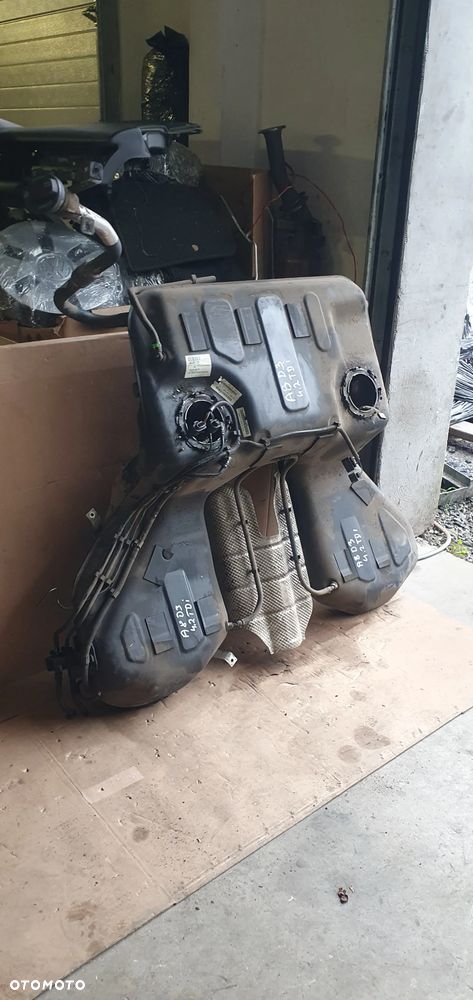 Zbiornik paliwa Audi A8 D3 4.2 TDI 4E0201021M - 2