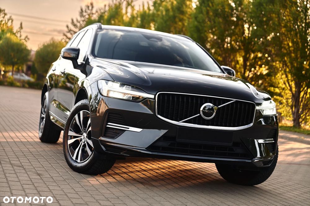 Volvo XC 60 B4 D AWD Momentum Pro - 4