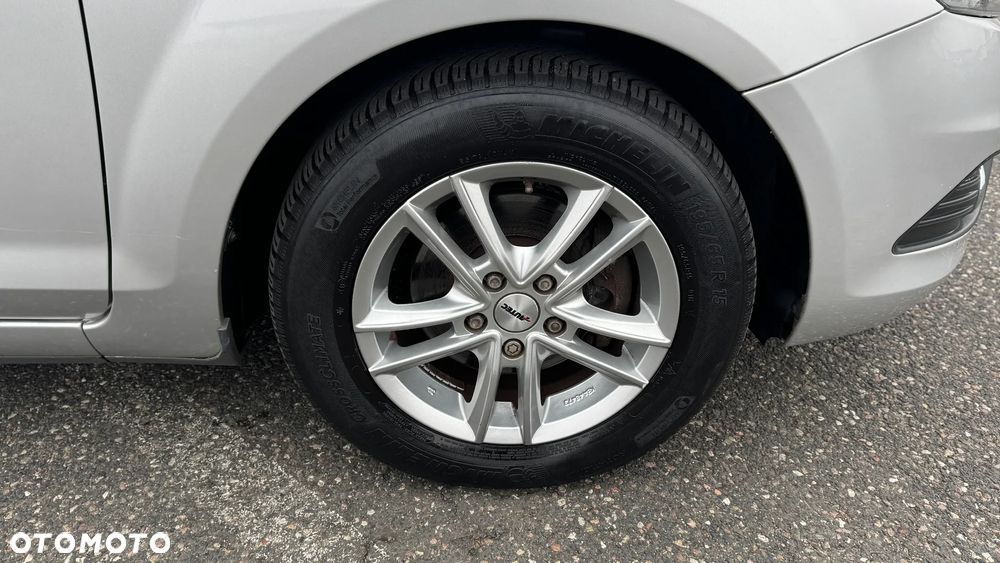 Ford Focus 1.6 16V Style+ - 19