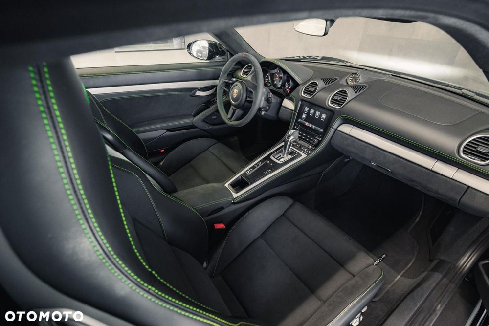 Porsche 718 Cayman GPF GT4 PDK - 17