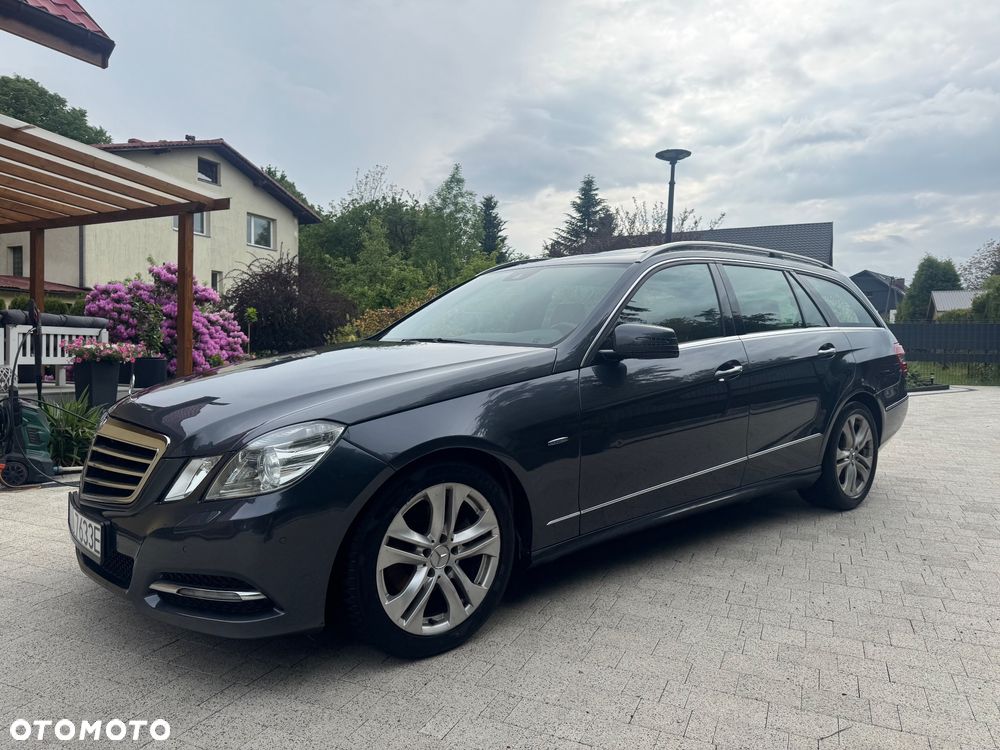Mercedes-Benz Klasa E 220 CDI BlueEff Avantgarde - 4