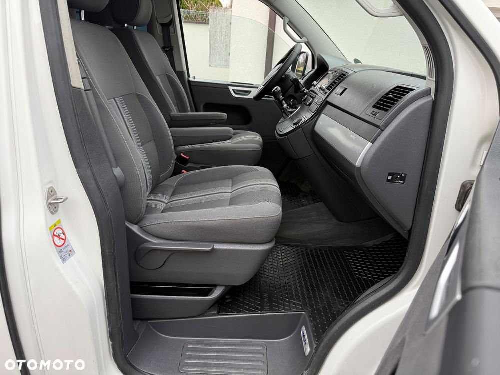 Volkswagen Multivan - 24