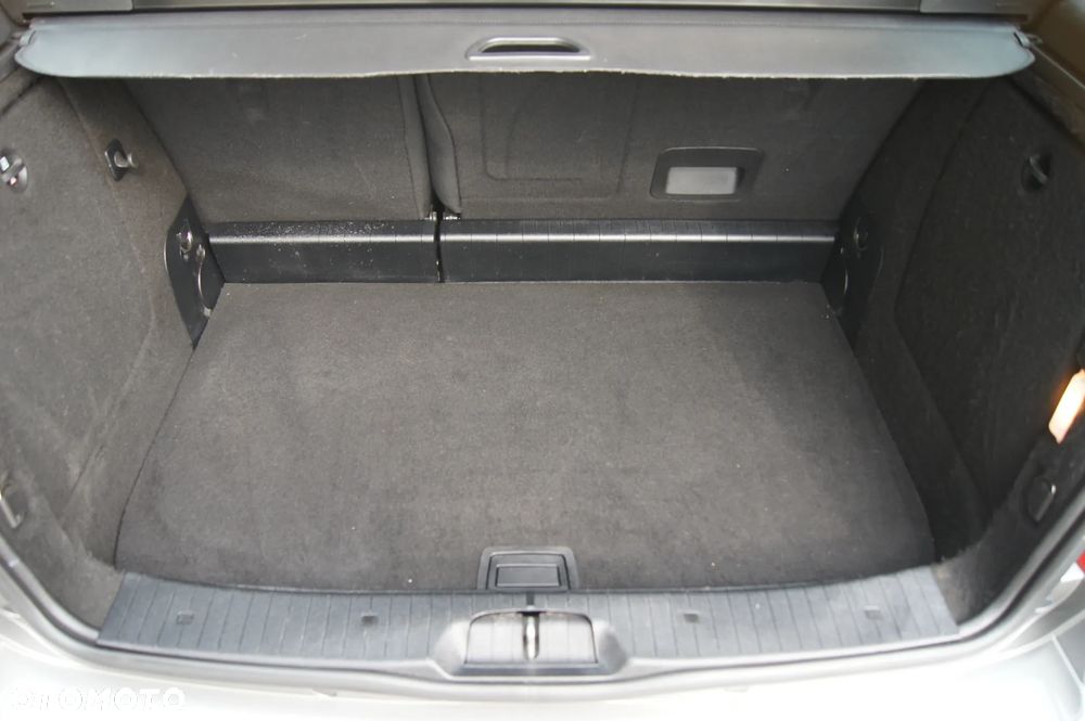 Mercedes-Benz Klasa A 170 Avantgarde Edition 10 - 25