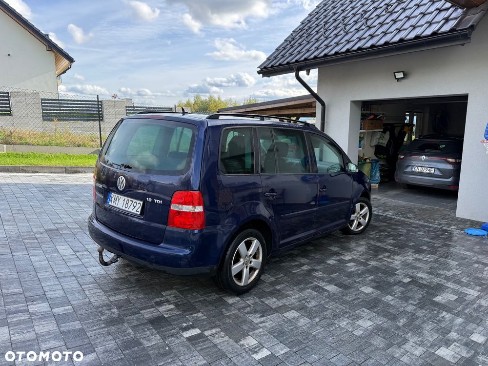 Volkswagen Touran 1.9 TDI Basis - 1