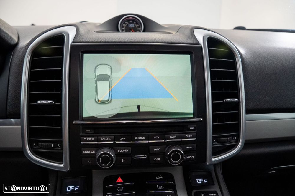 Porsche Cayenne Platinum Edition - 26