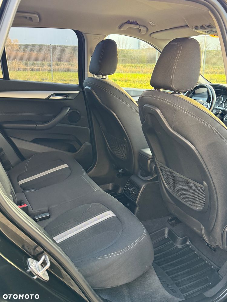 BMW X1 sDrive18d - 11