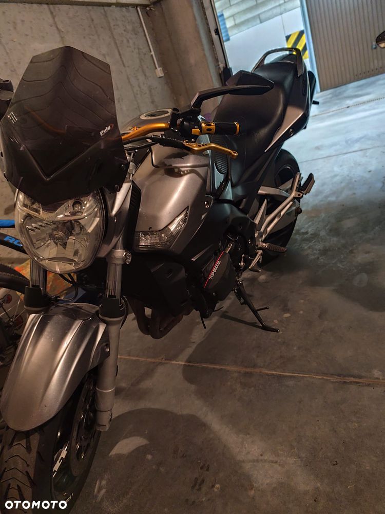 Suzuki GSR - 5