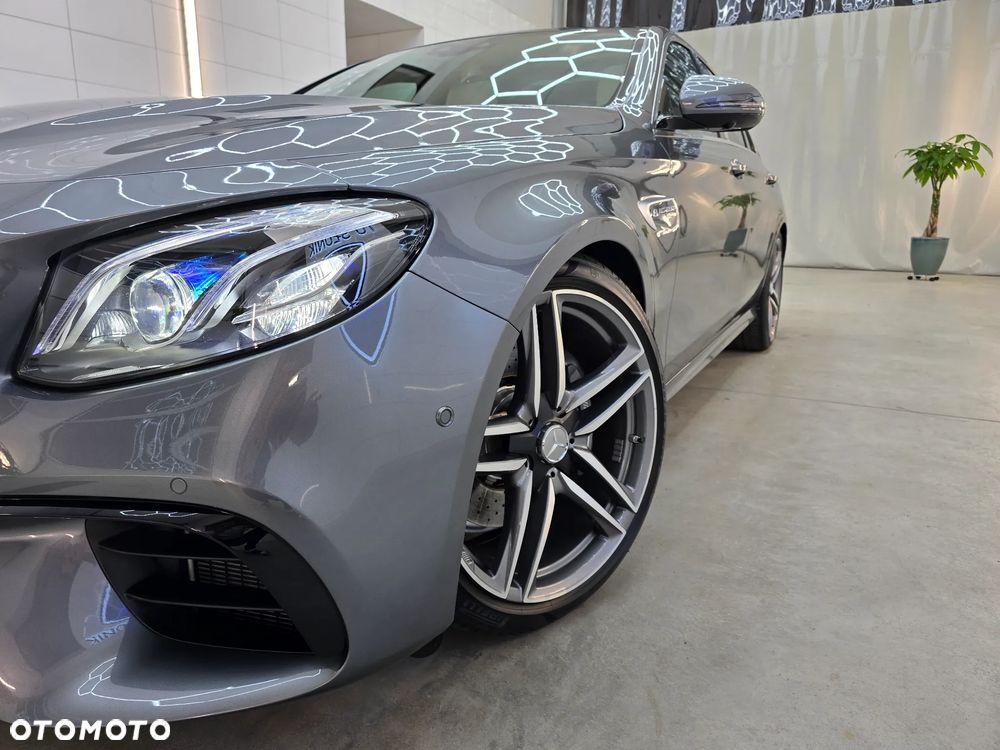 Mercedes-Benz Klasa E - 12