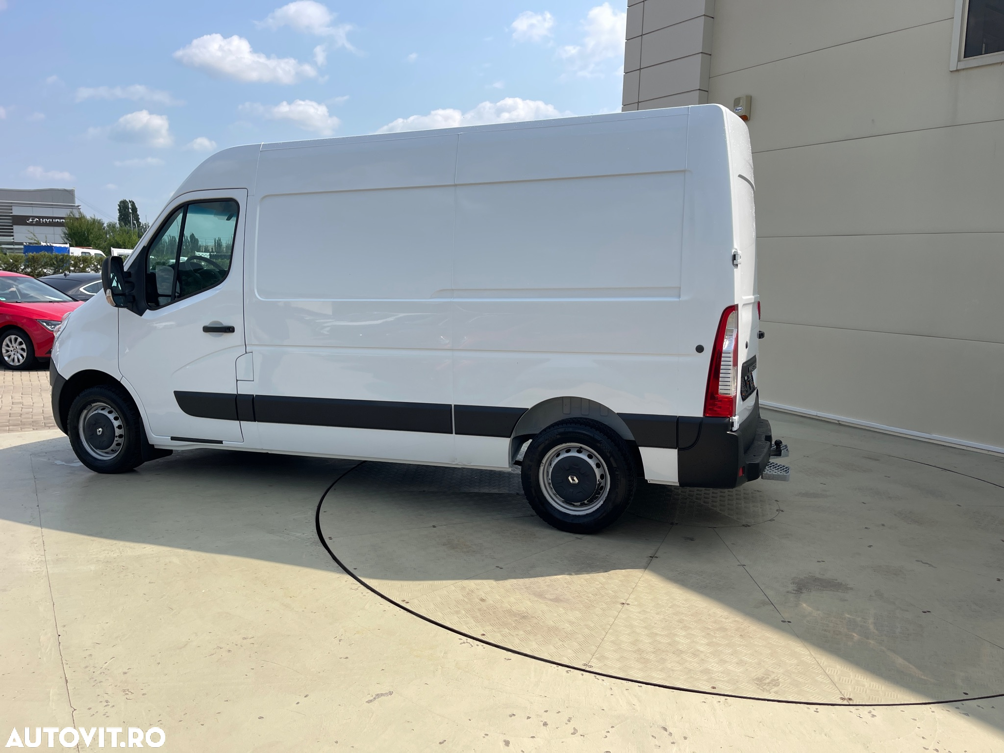 Renault Master  L2H2 DCI145 - 12