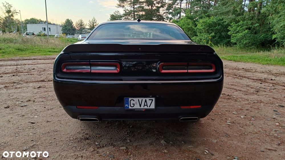 Dodge Challenger - 6
