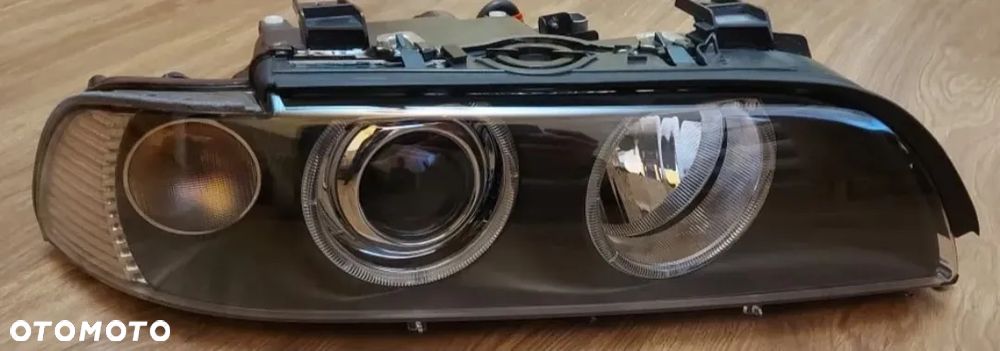 Reflektor Lampa BMW E60 E61 bi Xenon skretny Lampa lewa prawa naprawa regeneracja BMW E39 E46 E65 E90 E91 E92 E93  1 F20 F40 F70 2 F22 G42 3 F30 G20 4 F22 G32 5 F10 G30 7 G11 G70 X1 F48 U11 X3 F25 G01 X5 F15 G05 X6 E71 X7 G07 XM G09 - 9