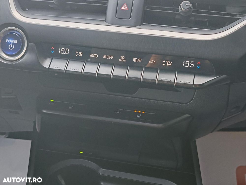 Lexus UX 250h F SPORT - 24