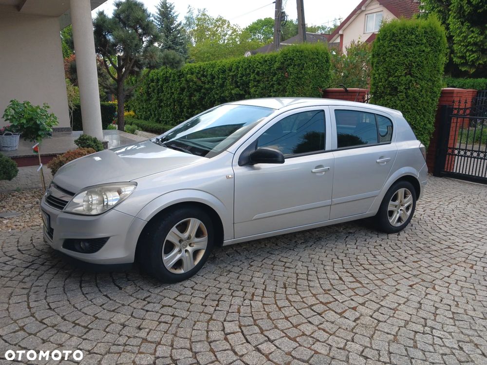 Opel Astra 1.3 CDTI Cosmo - 2