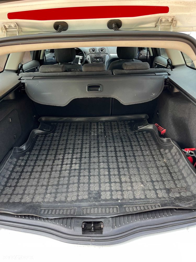 Ford Mondeo - 8