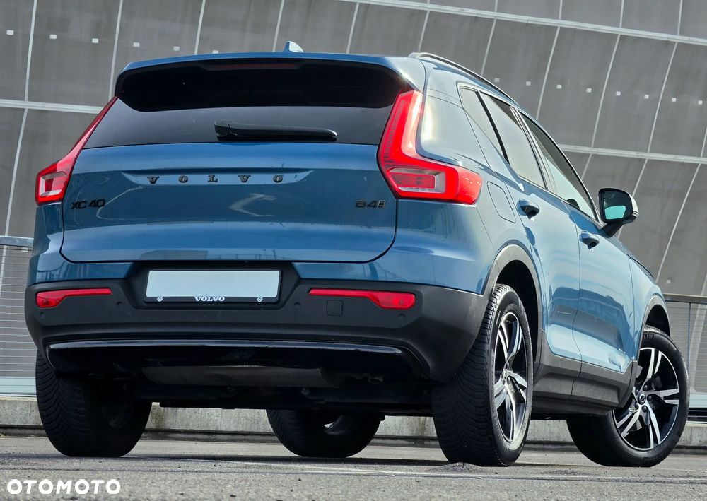 Volvo XC 40 B4 AWD Ultimate Dark - 19