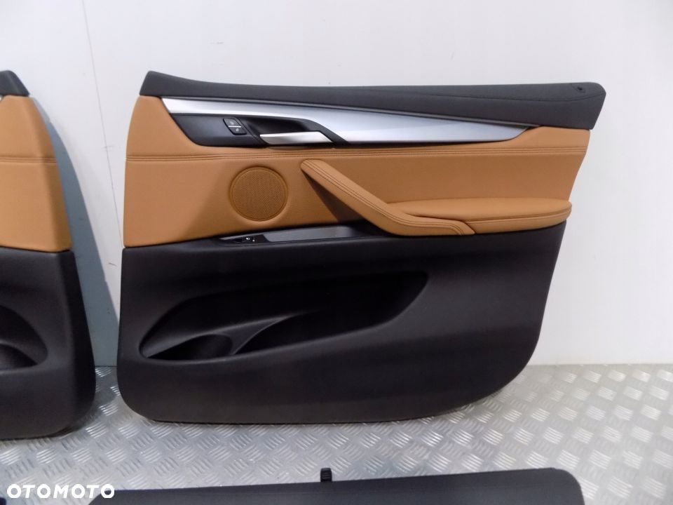 BMW X6 F16 TAPICERKA BOCZKI DRZWI ROLETY MOCOWANIA - 3