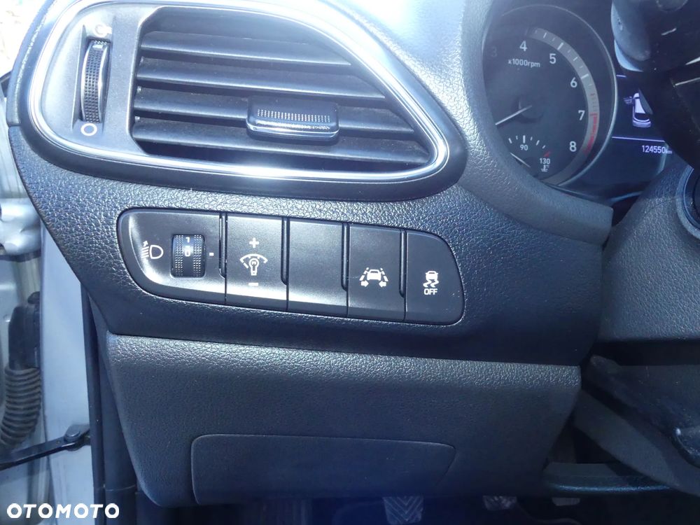 Hyundai i30 1.4 Comfort - 27