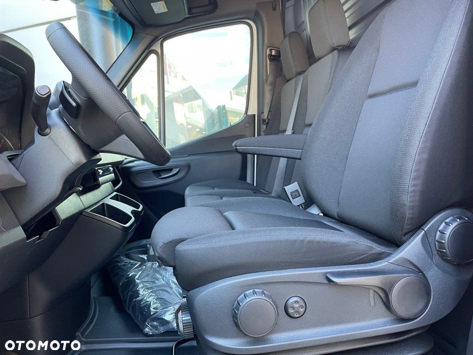 Mercedes-Benz Sprinter - 9