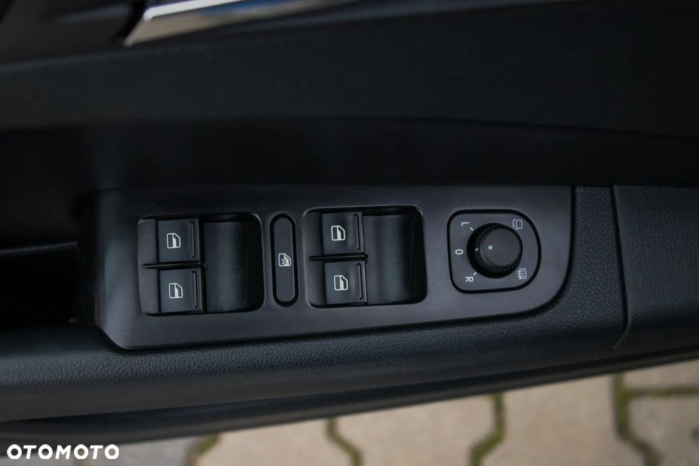 Skoda Superb 2.0 TDI DSG Exclusive - 28