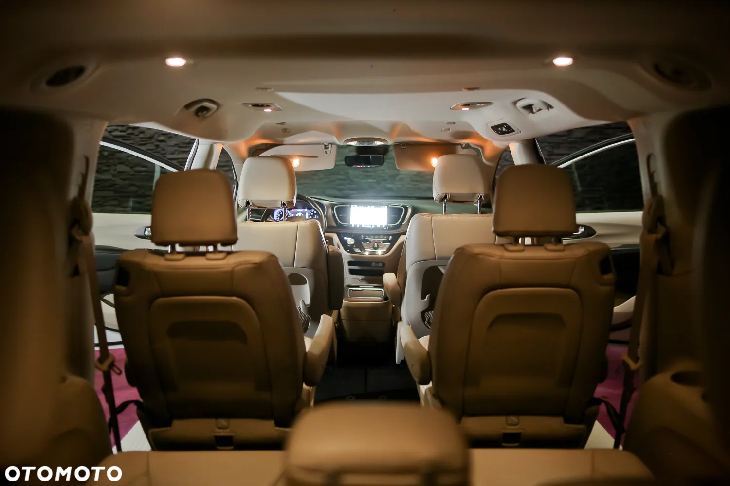 Chrysler Pacifica - 9