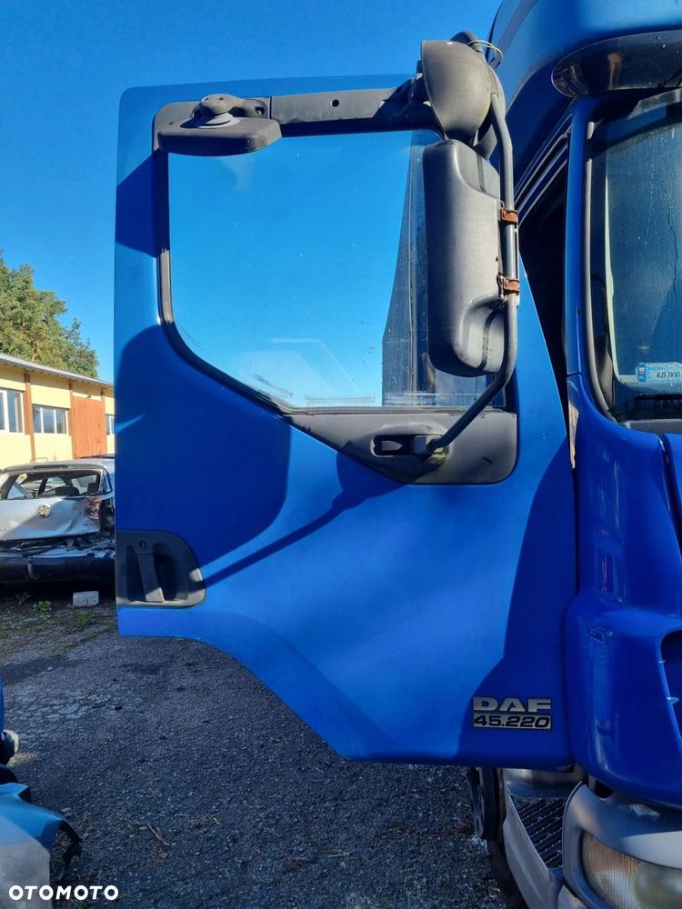 DAF LF 45 2004 r. DRZWI PRAWY PRZÓD PRAWE PRZEDNIE PP + - 1