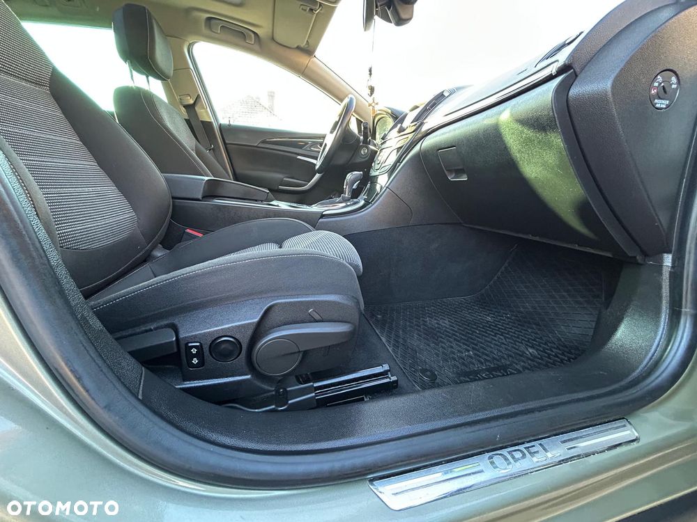 Opel Insignia - 16