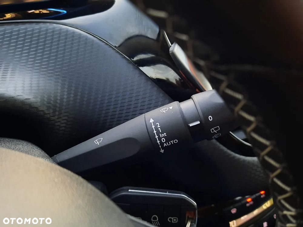 Peugeot 2008 PureTech 110 GPF Stop&Start EAT6 Style - 28