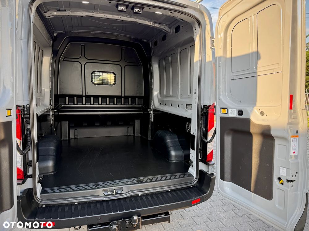 Ford TRANSIT L3H2 AUTOMAT / 6 OSÓB / SALON POLSKA / BEZWYPADKOWY / 2.0 130KM / LEASING / KREDYT - 25