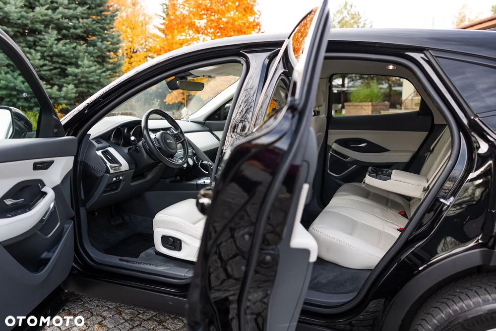 Jaguar E-Pace 2.0 i4P AWD R-Dynamic SE - 11