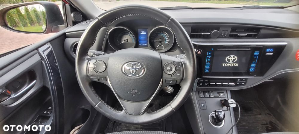 Toyota Auris Hybrid 135 Prestige - 11