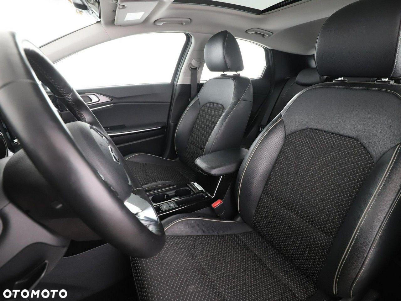 Kia XCeed 1.4 T-GDI OPF DCT7 SPIRIT - 13