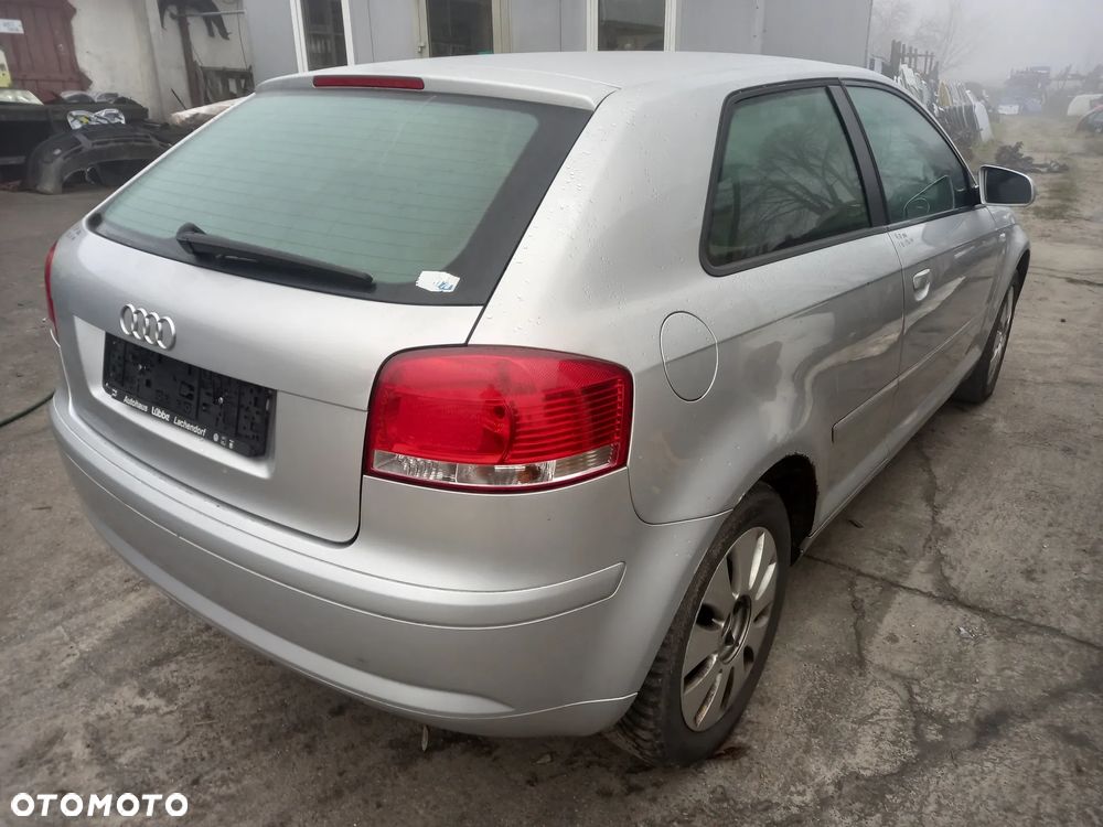 AUDI A3 8P PULPIT KONSOLA DESKA ROZDZIELCZA - 11