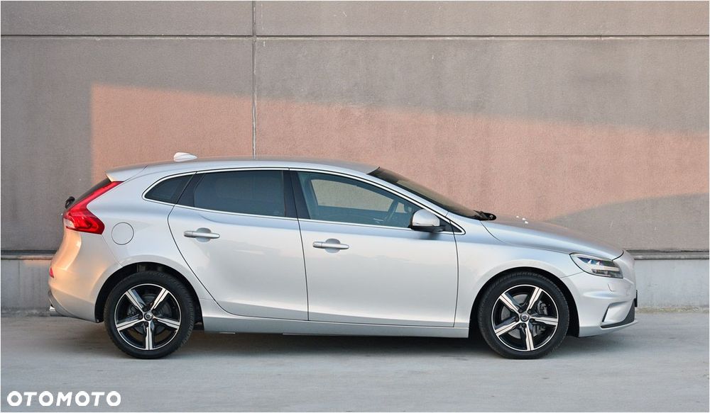 Volvo V40 D3 Geartronic RDesign - 12