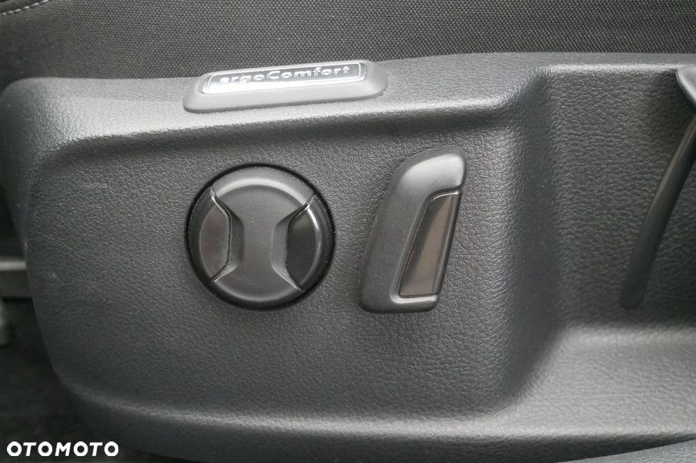 Volkswagen Passat Variant 2.0 TSI Business DSG - 27