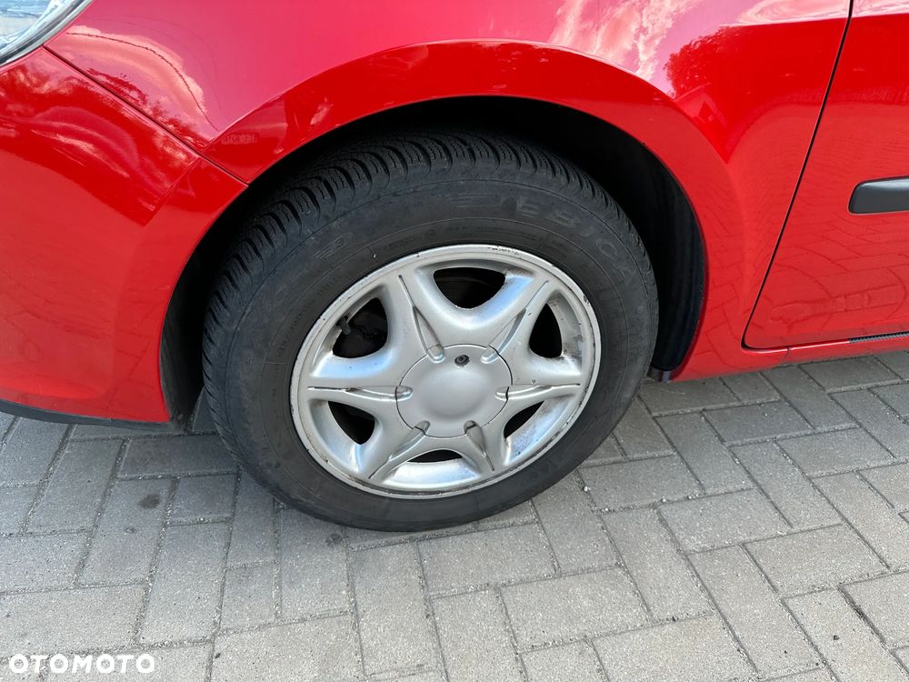 Renault Clio - 26