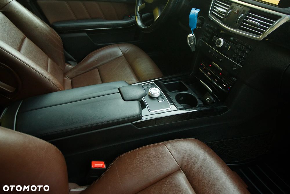 Mercedes-Benz Klasa E 350 CDI BlueEff Avantgarde - 36