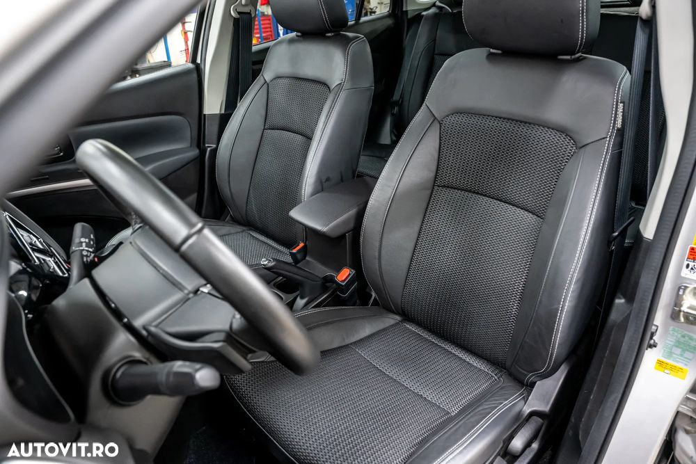 Suzuki S-Cross 1.5 AllGrip HEV Luxus - 13