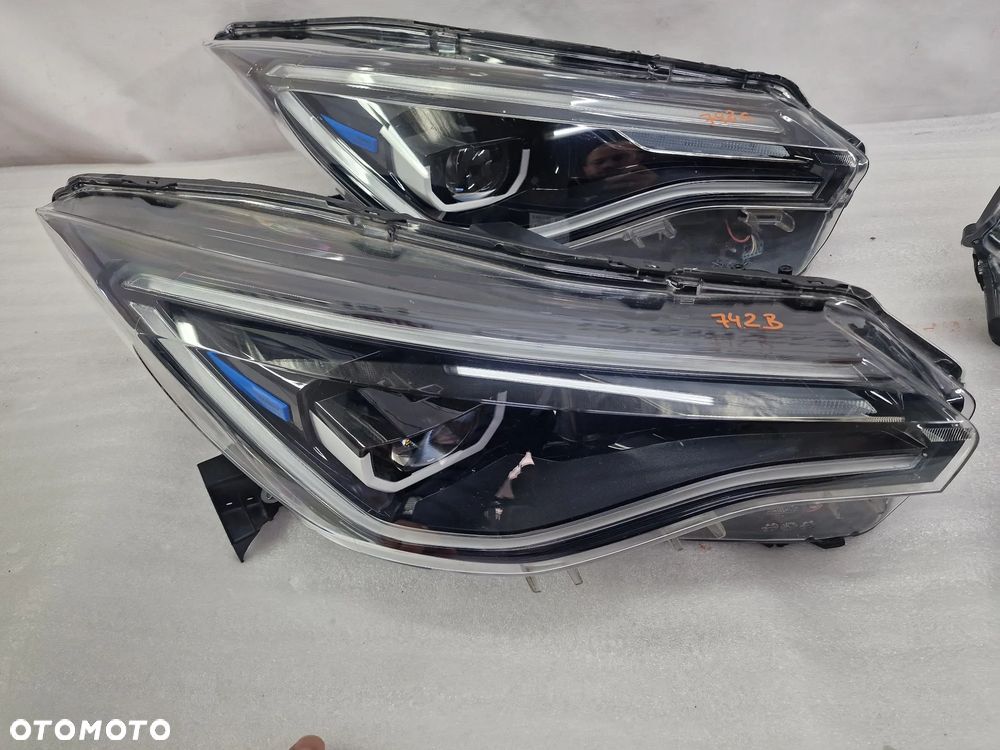 RENAULT ZOE LIFT LEWA / PRAWA LAMPA PRZEDNIA PRZÓD FULL LED PAKIET OŚMIU LAMP , NR 260100279R / 260102384R / 260609388R / 260602157R , NR AUKCJI LA742 - 5