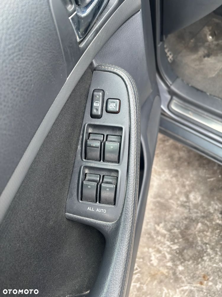 Toyota Avensis - 28