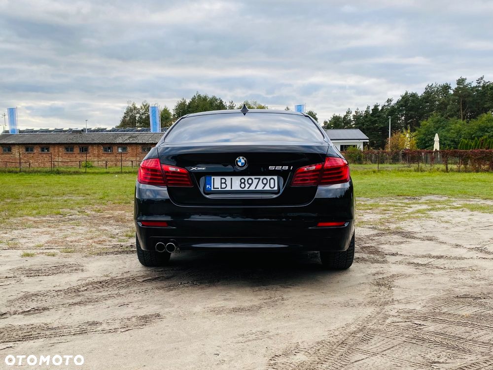BMW Seria 5 528i xDrive - 6