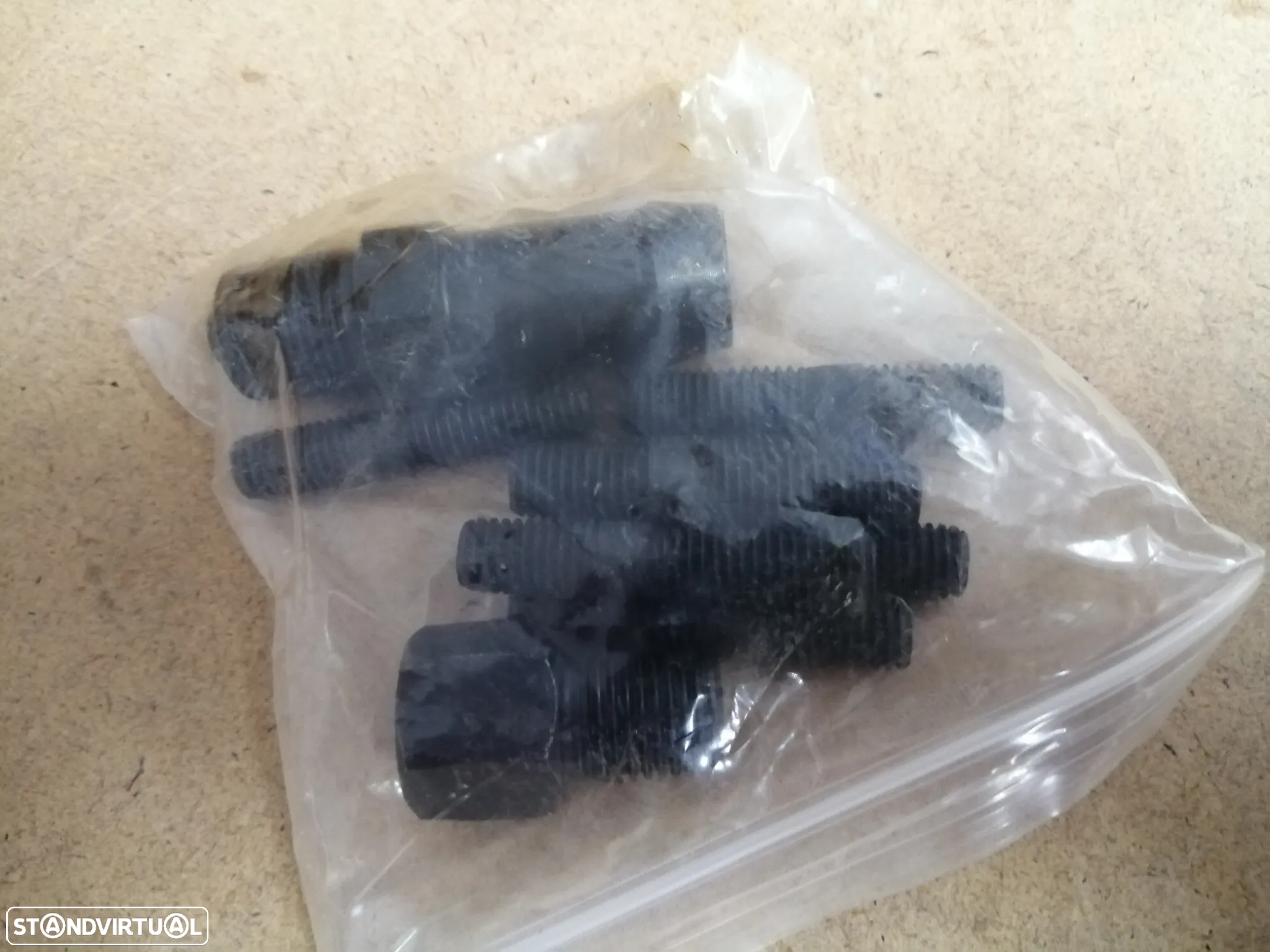 Cabeça Colaça Completa de Motor ( NOVA ) - Mitsubishi L200 e Pajero 4D56 2.5 TD - 7