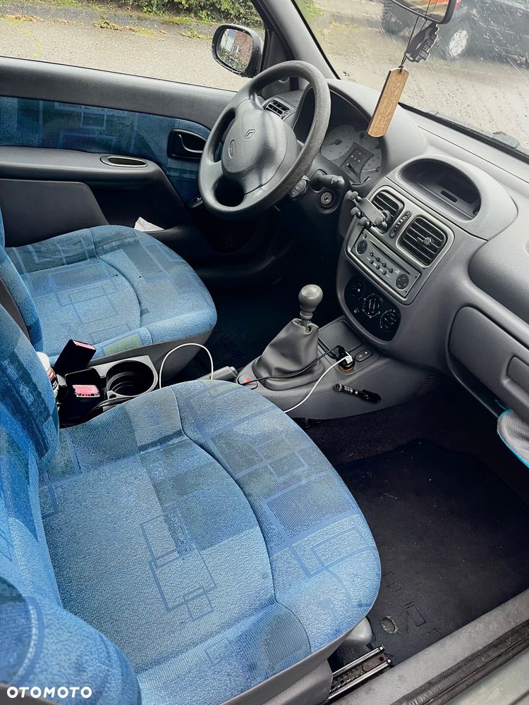 Renault Clio 1.2i MTV - 13