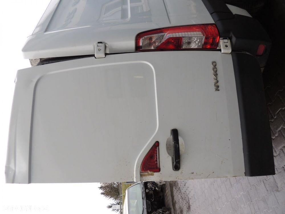 Drzwi prawy tył Nissan NV400 '16 H1 uszk.