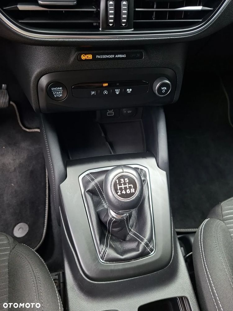 Ford Focus 1.0 EcoBoost mHEV Titanium X - 29