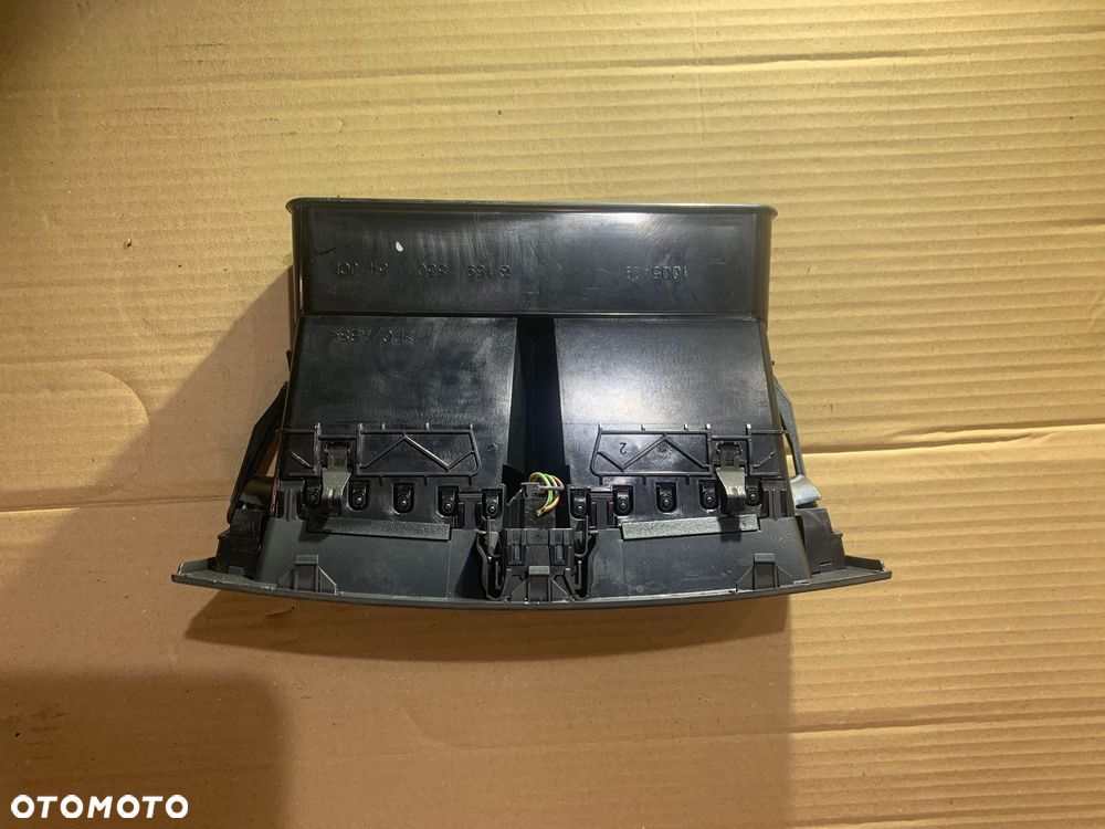 1698300054 kratka nawiewu środkowa Mercedes a w169 b w245 - 3