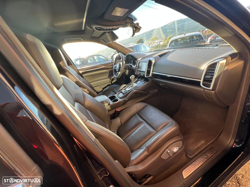 Porsche Cayenne - 4